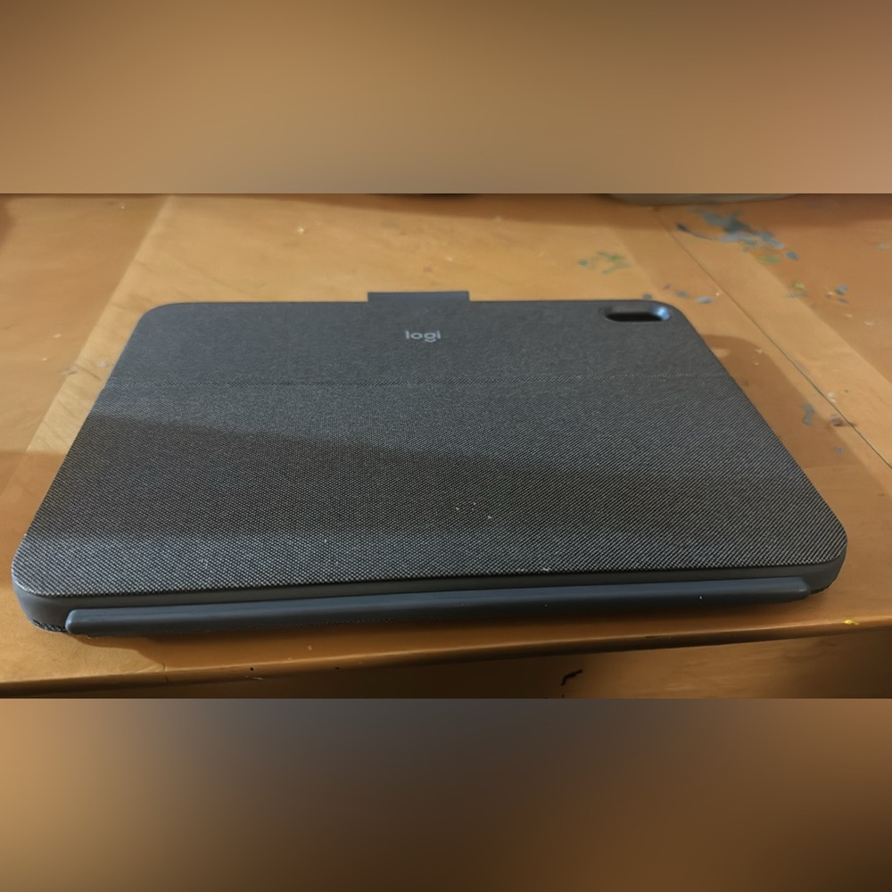Logitech Combo Keytouch 10th generation iPad case